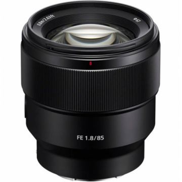 Pachet Sony Obiectiv Foto Mirrorless 85mm F1.8 pentru Sony FE cu Filtru UV